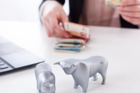 Immer mehr Privatanleger setzen auf Fonds: 2021 war ein neues Rekordjahr für Wertpapiere. Immer mehr Privatanleger setzen auf Fonds: 2021 war ein neues Rekordjahr für Wertpapiere.
