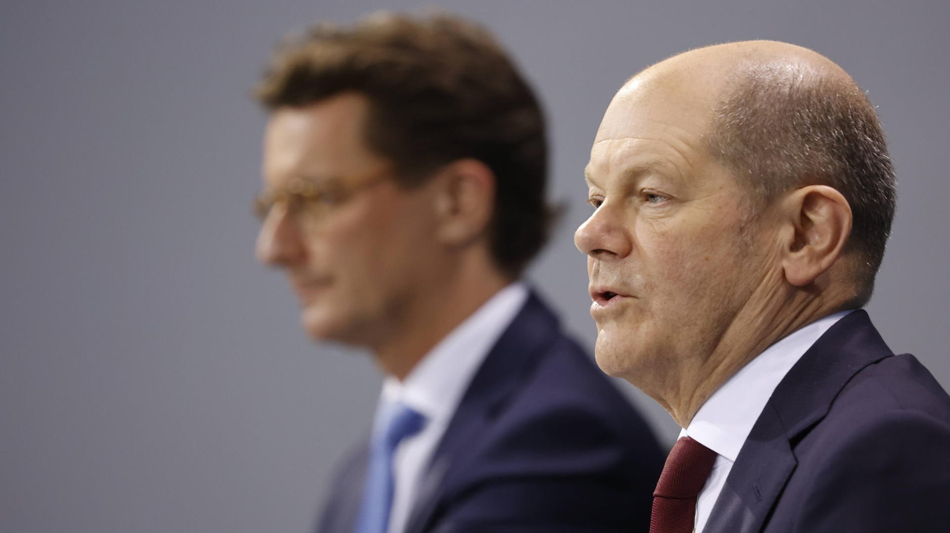 Manchmal wirken seine Antworten wie "50 Shades of Nichtssagen": Olaf Scholz bei einer Pressekonferenz.