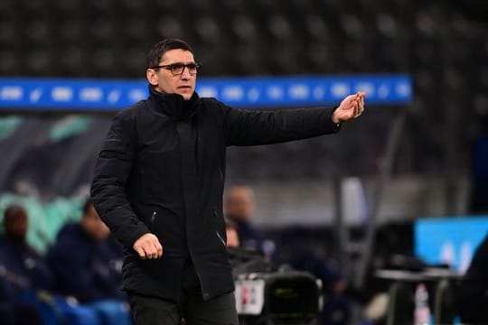 Hertha und Cheftrainer Tayfun Korkut reisen mit Personalsorgen nach Fürth.
