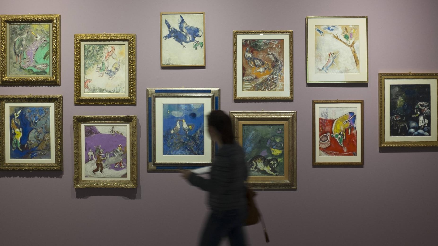 Kunstausstellung (Symbolbild): In Russland hat ein Wachmann selbst zum Stift gegriffen. Kunstausstellung (Symbolbild): In Russland hat ein Wachmann selbst zum Stift gegriffen.