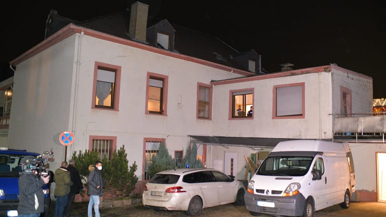 Haus in Sulzbach: Hier wurden die beiden Tatverdächtigen festgenommen.