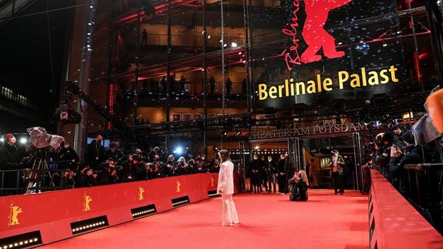 Schauspielerin Anne Ratte-Polle auf dem roten Teppich der Berlinale. Schauspielerin Anne Ratte-Polle auf dem roten Teppich der Berlinale.