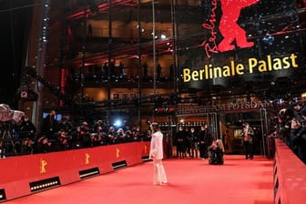 Schauspielerin Anne Ratte-Polle auf dem roten Teppich der Berlinale.
