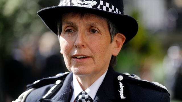 Die Chefin der Londoner Metropolitan Police, Cressida Dick, hat ihren Rückzug angekündigt.