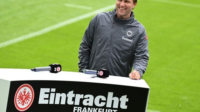Ein Europapokalplatz muss "unser Ziel und Anspruch sein", sagt Frankfurts Sportvorstand Markus Krösche. Ein Europapokalplatz muss "unser Ziel und Anspruch sein", sagt Frankfurts Sportvorstand Markus Krösche.