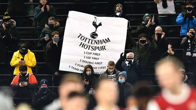 Die Clubs der Premier League könnten von dem Verkauf von Medienrechten finanziell profitieren. Die Clubs der Premier League könnten von dem Verkauf von Medienrechten finanziell profitieren.