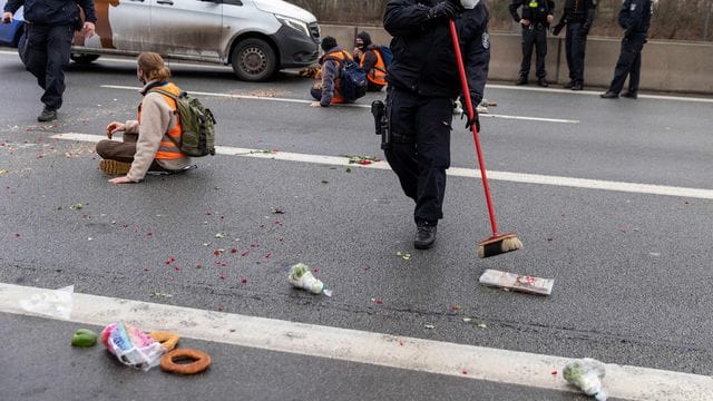 Autobahnblockade A100