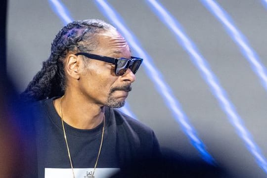 Snoop Dogg bei der Pressekonferenz zum Super Bowl.