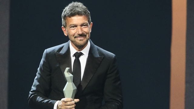 Für Antonio Banderas hat Glück nicht unbedingt mit Geld zu tun. Für Antonio Banderas hat Glück nicht unbedingt mit Geld zu tun.