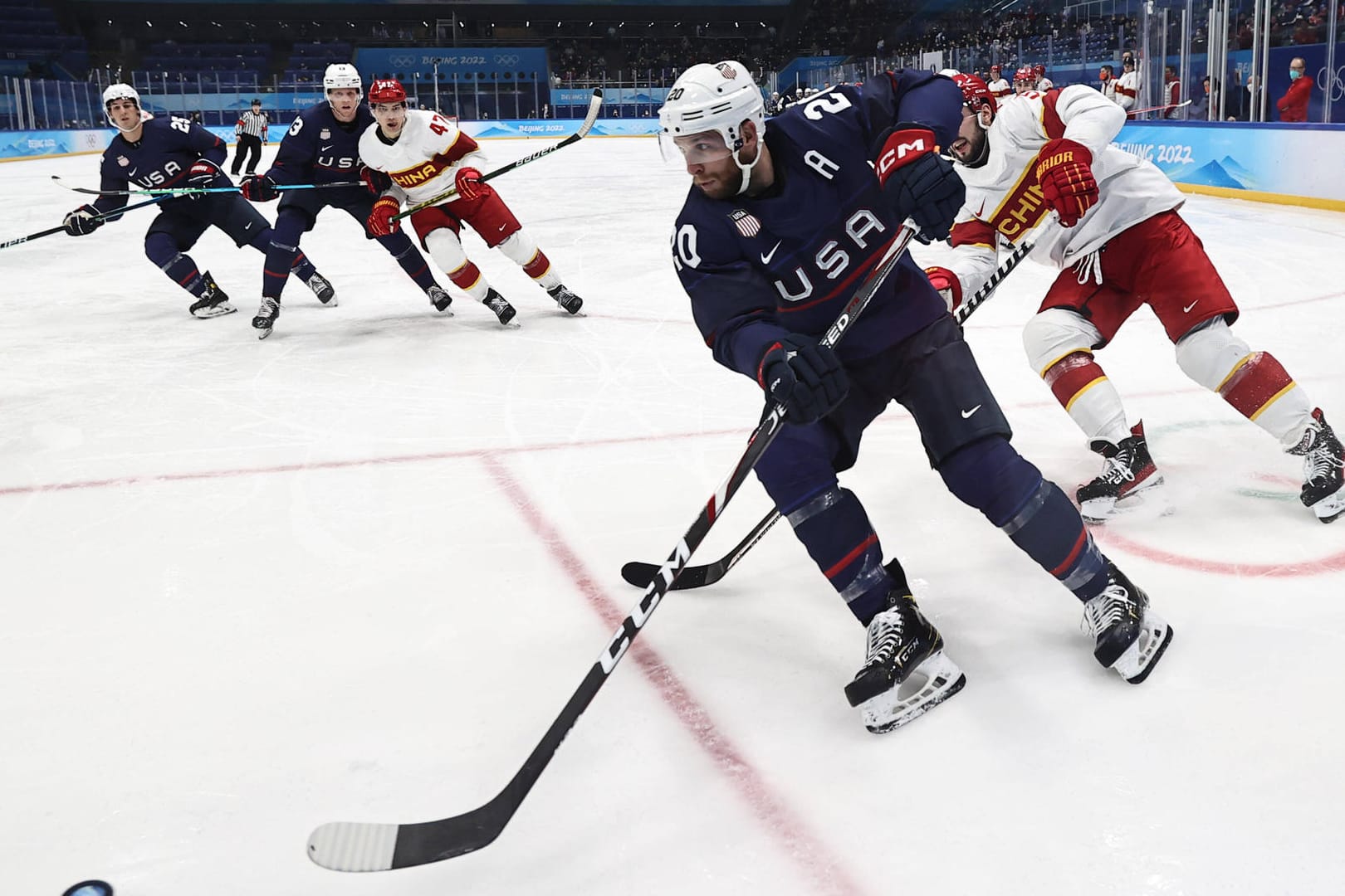 Das Eishockeyteam der USA im Spiel gegen China.