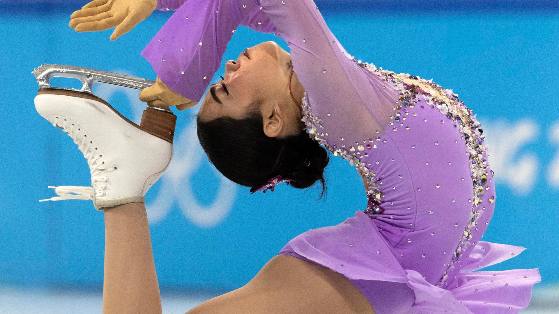 Die US-Amerikanerin Karen Chen beim Eiskunstlauf Mixed Team.