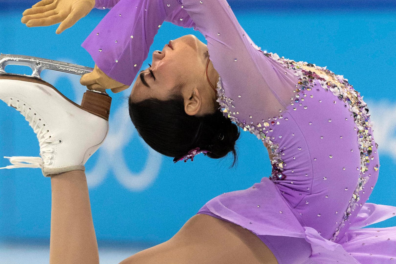 Die US-Amerikanerin Karen Chen beim Eiskunstlauf Mixed Team.