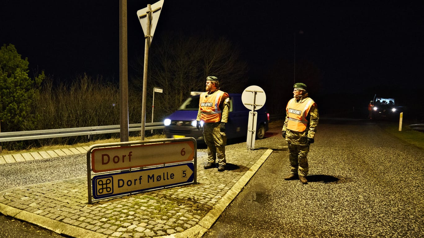 Polizisten in Dänemark: Die Einsatzkräfte suchten tagelang nach der jungen Frau.