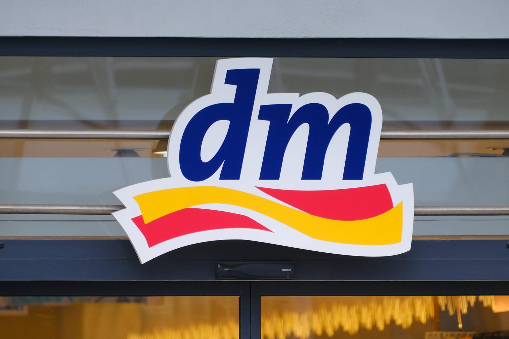 Deutschlands größte Drogeriemarktkette: dm startet ein neues Angebot für seine Onlinekunden.