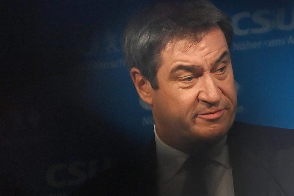 Für seinen Schlingerkurs in Sachen Coronapolitik fing sich Bayerns Ministerpräsident Markus Söder nun eine verbale Ohrfeige aus Berlin ein.
