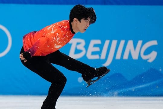 Der US-Eiskunstläufer Nathan Chen hat sich einen Song von Elton John ausgesucht.