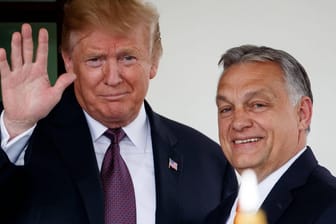 Der damalige US-Präsident Donald und Trump (l.) empfängt Viktor Orbán im Mai 2019 in Washington: "Die Leute bei Fidesz wären wirklich begeistert".