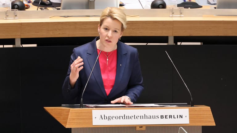 Franziska Giffey im Abgeordnetenhaus (Archivbild): Die Bürgermeisterin zeigt sich bestürzt über den Vorfall.