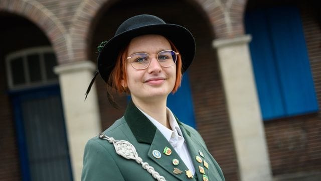 Bewerberin als erste Bruchmeisterin beim Schützenfest Hannover Bewerberin als erste Bruchmeisterin beim Schützenfest Hannover