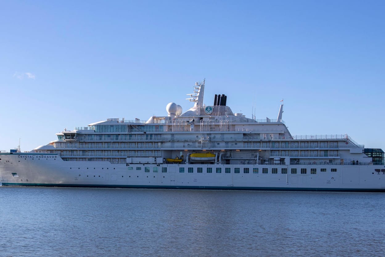 Probefahrt des Kreuzfahrtschiffs Crystal Endeavor: Sie wurde von der MV-Werften-Gruppe, die auch zum Genting-Konzern zählt, gefertigt. Probefahrt des Kreuzfahrtschiffs Crystal Endeavor: Sie wurde von der MV-Werften-Gruppe, die auch zum Genting-Konzern zählt, gefertigt.