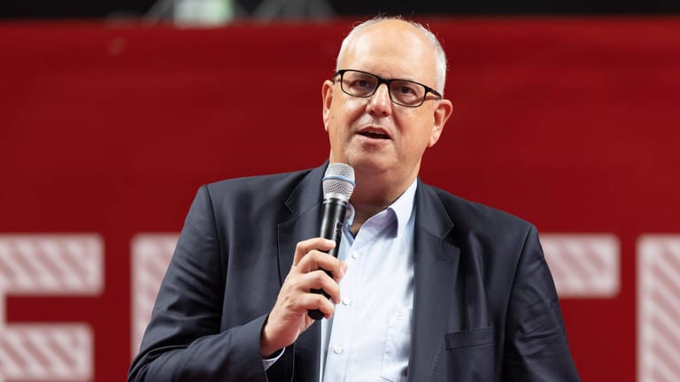 Andreas Bovenschulte (Archivbild): Als Voraussetzung sieht Bovenschulte, dass die Kliniken nicht überlastet werden.