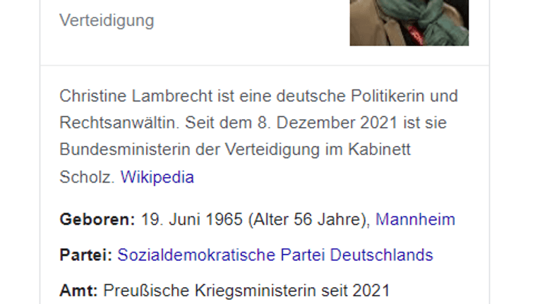 "Preußische Kriegsministerin seit 2021": Googles "Knowledge Panel" zeigte einen fehlerhaften Eintrag.