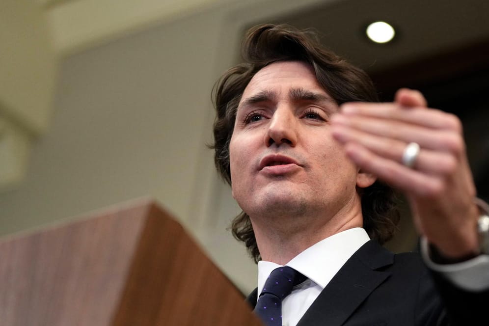 Justin Tredeau bei einer Presskonferenz (Archivbild): Der kanadische Premier kündigt Polizeieinsätze gegen Impfpflicht-Proteste an.