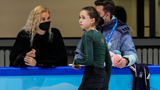 Die russische Eiskunstläuferin Kamila Walijewa beim Training.