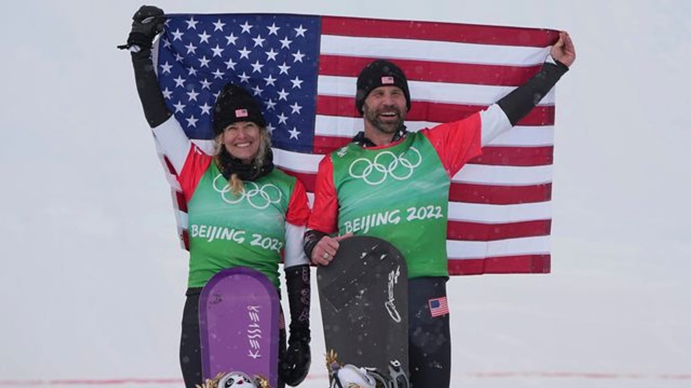 Die US-Snowboardcrosser Jacobellis und Nick Baumgartner holten Gold im Teamevent.