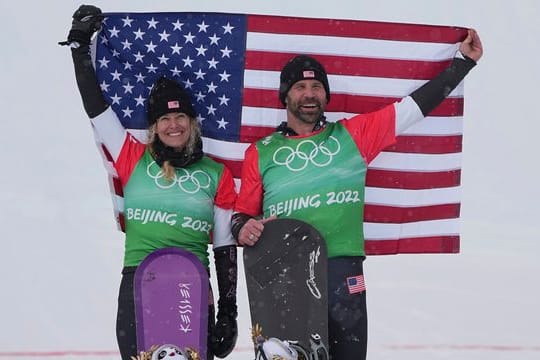 Die US-Snowboardcrosser Jacobellis und Nick Baumgartner holten Gold im Teamevent.