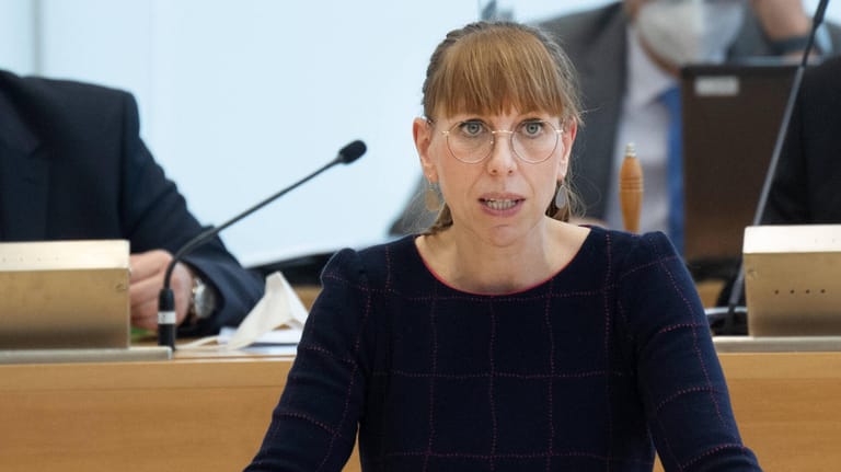 Katja Meier (Grüne): Die sächsische Justizministerin will AfD-Richter Maier in den Ruhestand schicken.