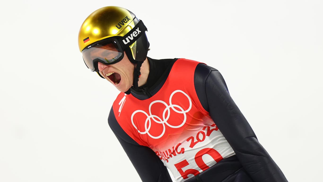 Karl Geiger: Freude pur nach dem Gewinn der Bronzemedaille auf der Großschanze.