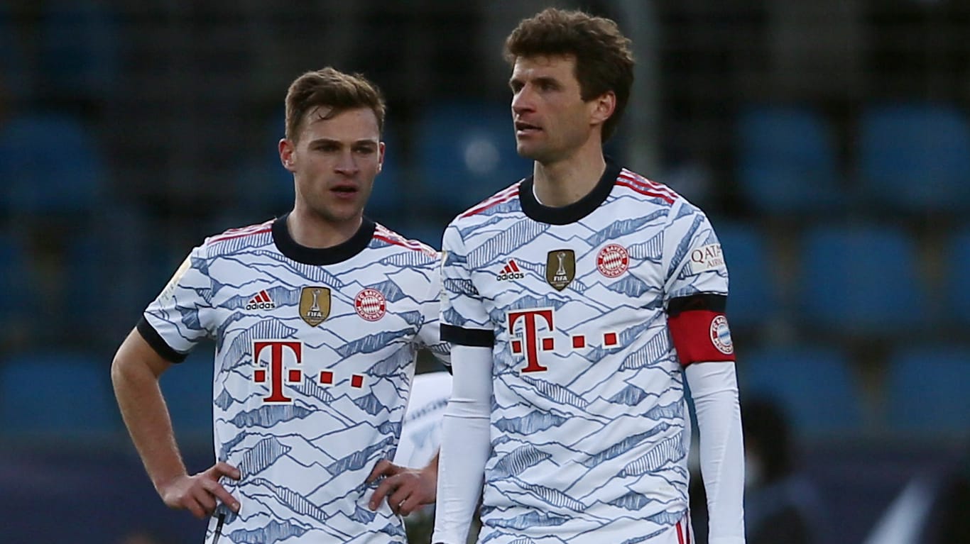Konsterniert: Bayerns Kimmich (l.) und Müller im Spiel beim VfL Bochum.
