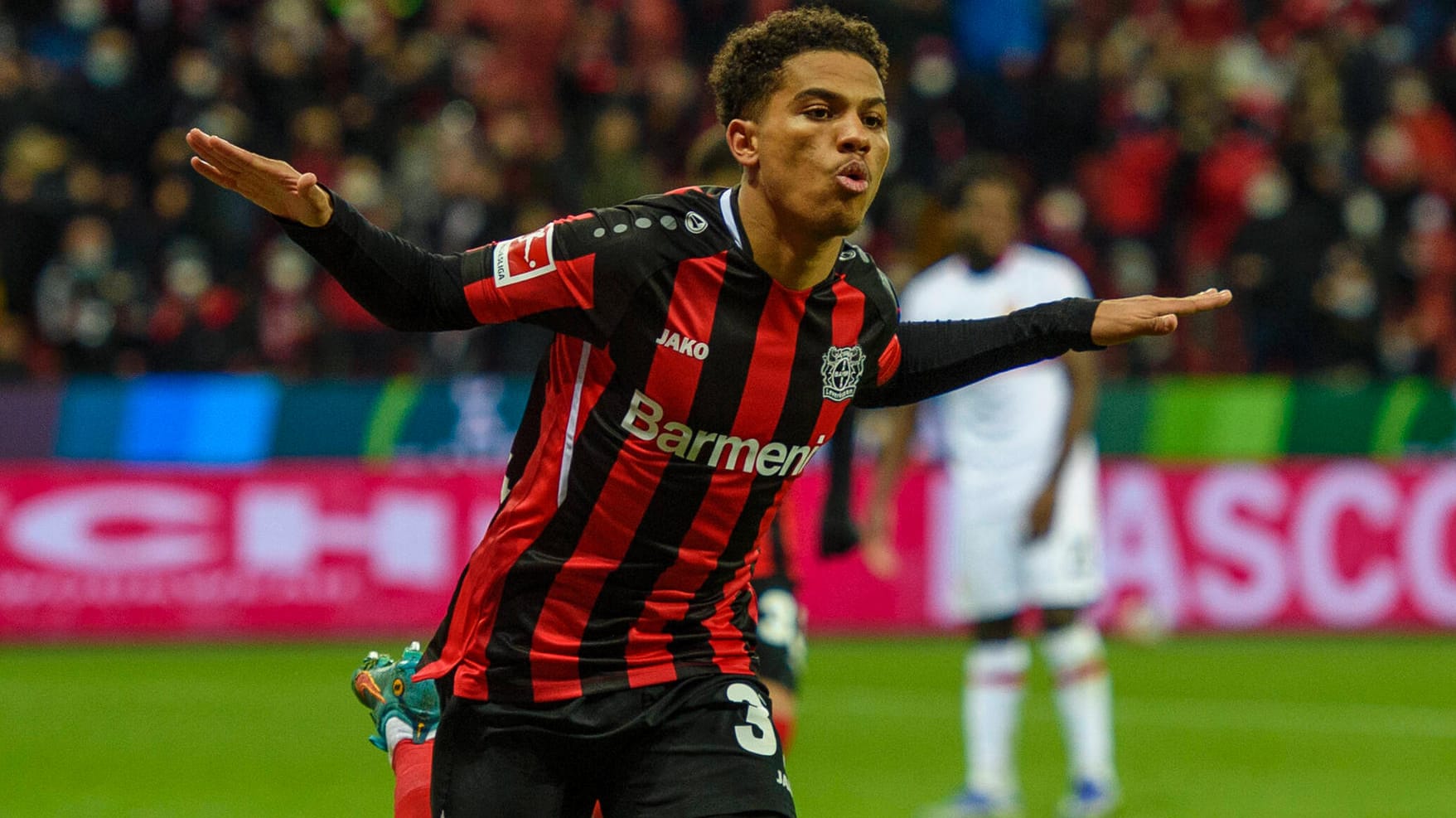 Jubel: Leverkusens Amine Adli feiert sein Tor zum 2:1 gegen Stuttgart. Jubel: Leverkusens Amine Adli feiert sein Tor zum 2:1 gegen Stuttgart.