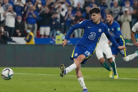 Kai Havertz vom FC Chelsea trifft per Elfmeter zum 2:1.