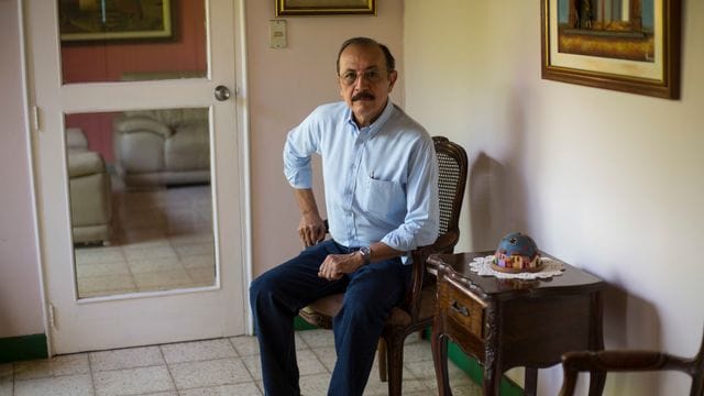 Der nicaraguanische General außer Dienst und Oppositionspolitiker Hugo Torres posiert für ein Porträt in seinem Haus in Managua.