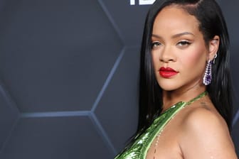 Rihanna: Die Sängerin zeigte sich bei einem Event auf dem roten Teppich.
