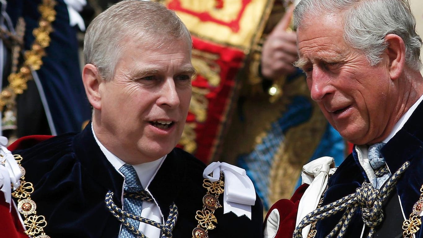 Prinz Andrew und Prinz Charles: Der Thronfolger (rechts) hat schon Pläne für den Umgang mit seinem jüngeren Bruder (links), wenn er einmal König ist.