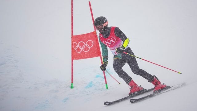 Kam mit über einer Minute Rückstand auf den Sieger beim Riesenslalom ins Ziel: Benjamin Alexander aus Jamaika in Aktion.