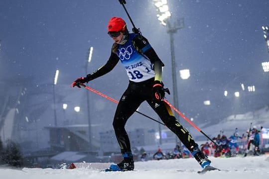 Beim Verfolgungsrennen mit Rang zwölf beste Deutsche Biathletin: Vanesa Voigt auf der Strecke.