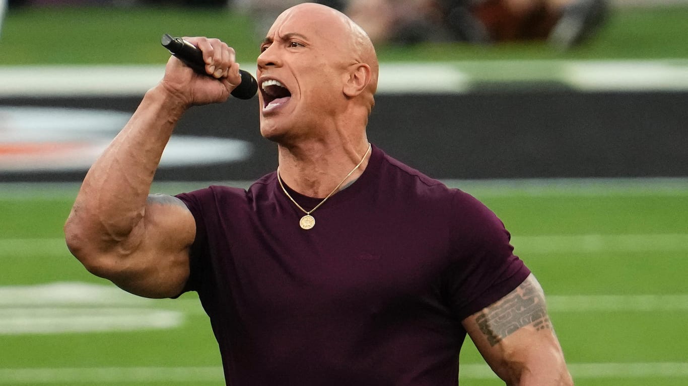 If you smeeeeell... Hollywood-Star Dwayne Johnson kurz vor dem Kickoff.