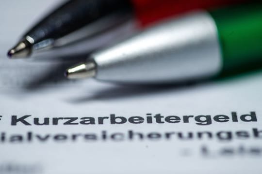 Kurzarbeit kann auf Beschäftigte auch mehrfach im Jahr zukommen - sofern der Betrieb die dafür nötigen Voraussetzungen erfüllt.