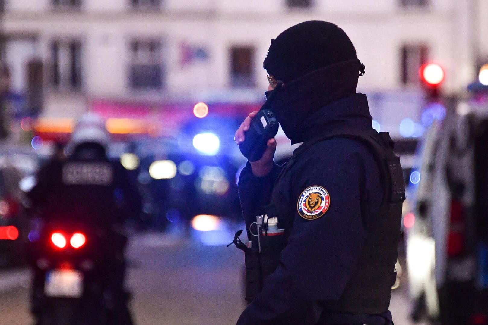 In Paris haben Polizisten sich durch Schüsse gegen einen bewaffneten Angreifer verteidigt (Symbolbild).