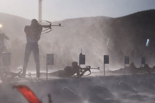 DSV-Bundestrainer Kirchner möchte mit den Biathlon-Staffeln der Männer und der Frauen Medaillen gewinnen.