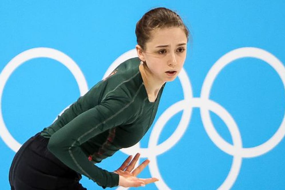 Eiskunstläuferin Kamila Walijewa vom Russischen Olympischen Komitee erhält nach positivem Dopingtest die Starterlaubnis für den Einzelwettbewerb.