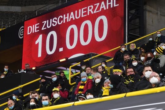 Die Vereine der Fußball-Bundesliga dürfen auf die Zulassung von deutlich mehr Zuschauern hoffen.