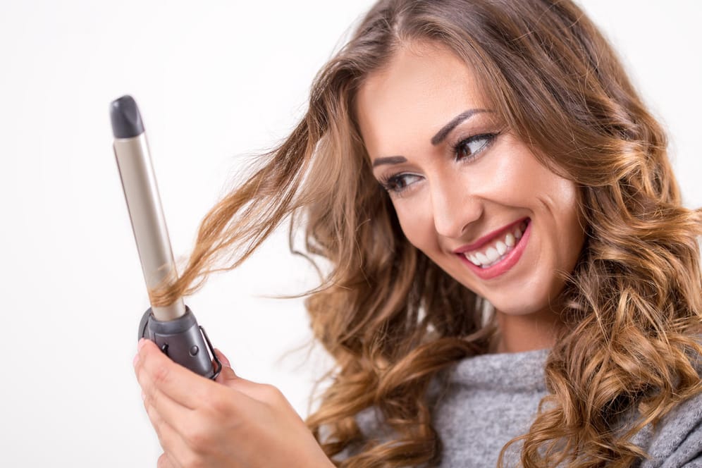 Die besten Lockenstäbe für das Haarstyling: Diese Modelle bringen Ihre Haare schonend in Form.