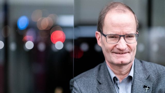 Klaus Pfeffer Klaus Pfeffer