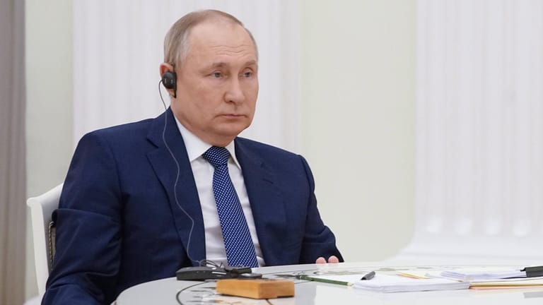 Wladimir Putin: Russlands Präsident trifft selten auf Menschen, die nicht seiner Meinung sind, sagt Experte Gressel.