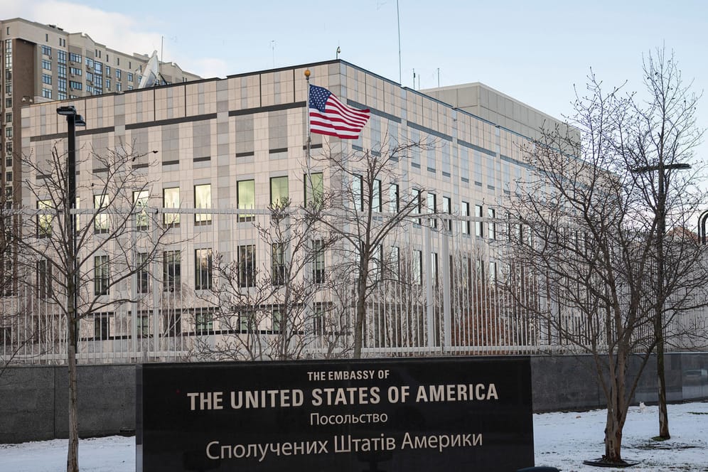 US-Botschaft in Kiew: Die US-Regierung hatte das Botschaftspersonal in Kiew wegen der Eskalation der Ukraine-Krise schon reduziert.